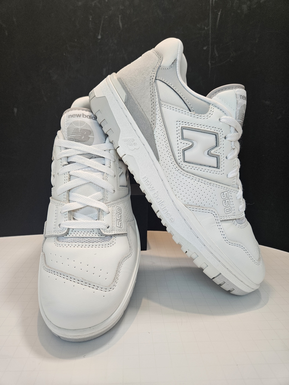 New Balance 550 White Grey Leather Sneakers Women's 11 / Men's 9.5 NEW NWOB Icon